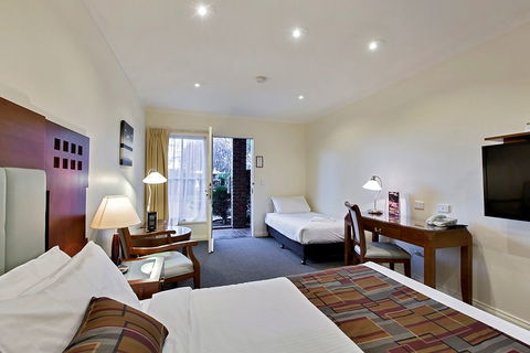 Best Western Plus The Buckingham Inn - Accommodation 4U 1