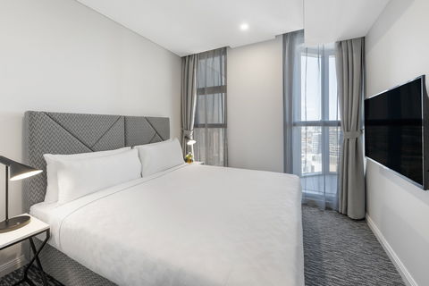 Meriton Suites George St - Accommodation 4U 8