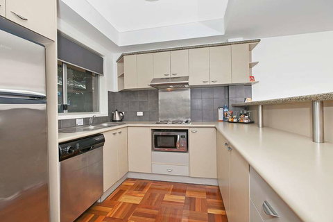 Comfort Inn & Suites Northgate Airport - Accommodation 4U 7