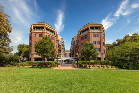 Amora Hotel Riverwalk Melbourne - Accommodation 4U 0