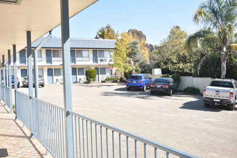 Best Western Motel Farrington - Accommodation 4U 1