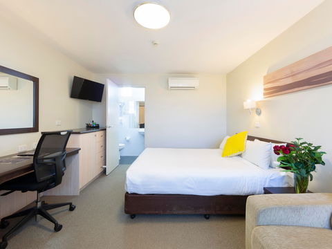 Ibis Styles Canberra Tall Trees - Accommodation 4U 1