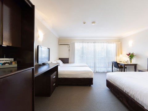 Ibis Styles Canberra Tall Trees - Accommodation 4U 2