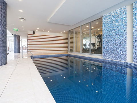 Oaks Liberty Towers - Accommodation 4U 2
