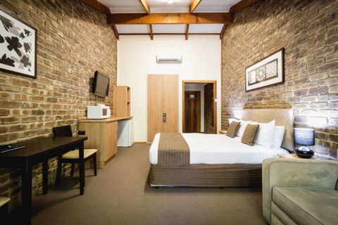 The Lodge by Haus - Accommodation 4U 5