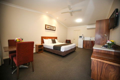 Roma Explorers Inn - Accommodation 4U 2