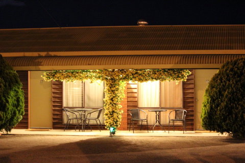Riverland Motel - Accommodation 4U 0