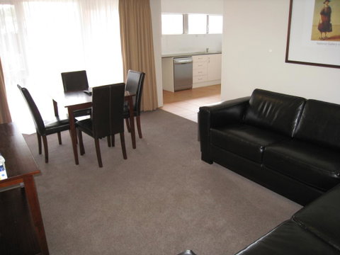 Forrest Hotel & Apartments - Accommodation 4U 14