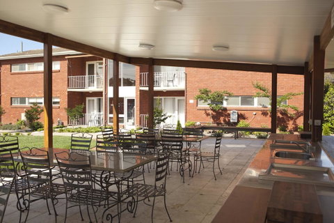 Forrest Hotel & Apartments - Accommodation 4U 11