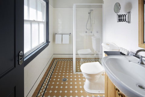 Brassey Hotel - Managed By Doma Hotels - Accommodation 4U 10