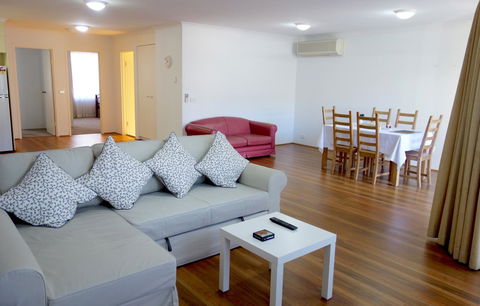Kingston Comfy Apartment - Accommodation 4U 3