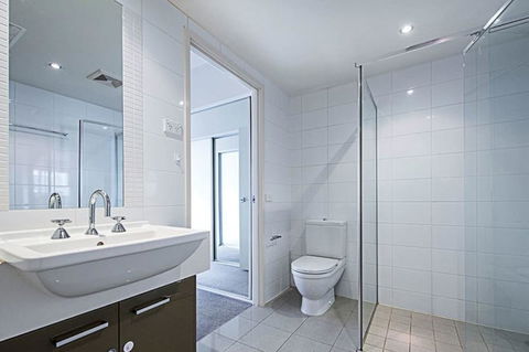 Spacious 1BR Stylish New Acton Apartment +Parking - Accommodation 4U 9