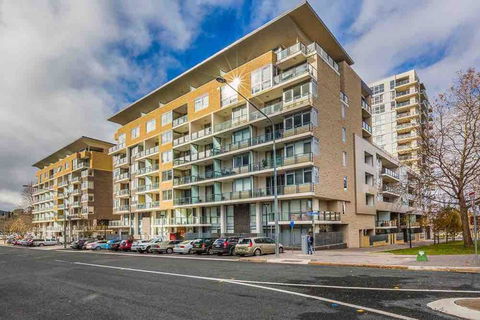 Spacious 1BR Stylish New Acton Apartment +Parking - Accommodation 4U 13