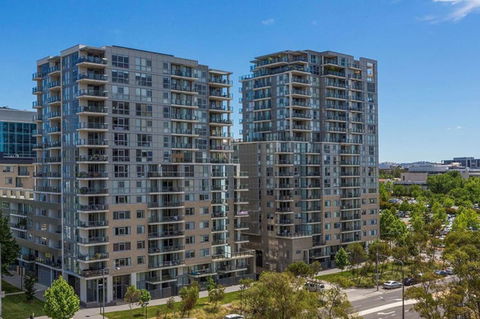 Spacious 1BR Stylish New Acton Apartment +Parking - Accommodation 4U 12