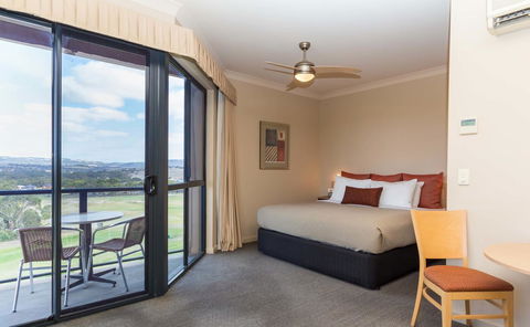 McCracken Country Club - Accommodation 4U 16
