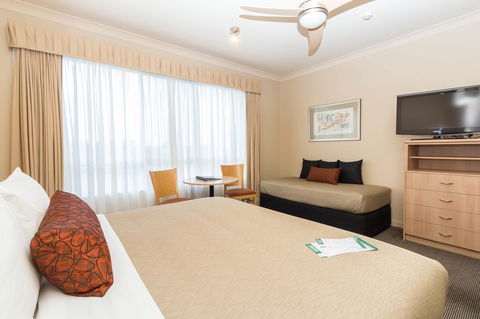 McCracken Country Club - Accommodation 4U 10