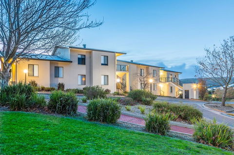 McCracken Country Club - Accommodation 4U 2