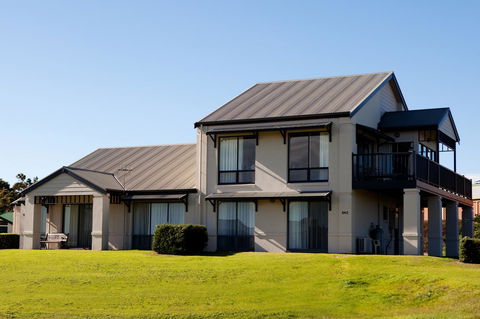 McCracken Country Club - Accommodation 4U 3