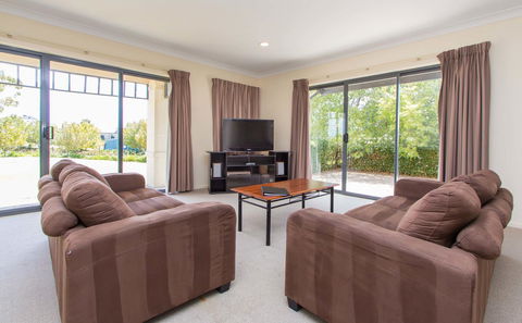 McCracken Country Club - Accommodation 4U 41