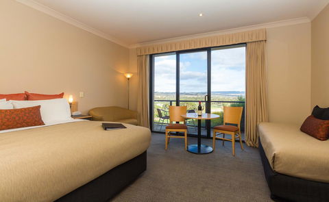 McCracken Country Club - Accommodation 4U 12