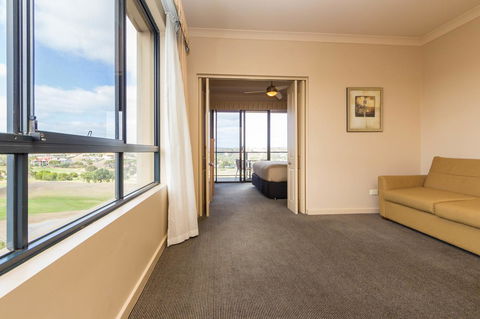 McCracken Country Club - Accommodation 4U 20