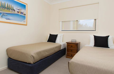 McCracken Country Club - Accommodation 4U 40