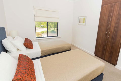 McCracken Country Club - Accommodation 4U 34