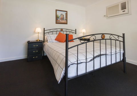Cowan Street Bungalow - Accommodation 4U 5