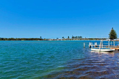 Lakeside Waterfront Apartment The Entrance - Accommodation 4U 35