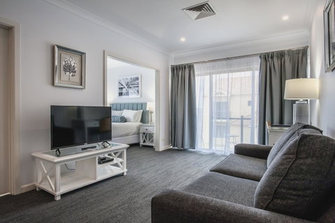 Marina Hotel - Accommodation 4U 9