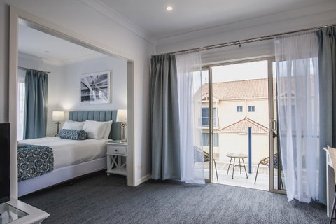 Marina Hotel - Accommodation 4U 8