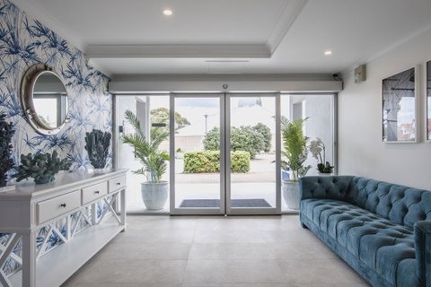 Marina Hotel - Accommodation 4U 18