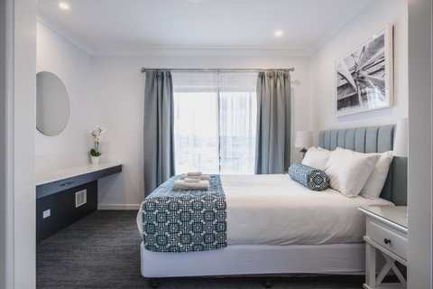 Marina Hotel - Accommodation 4U 7