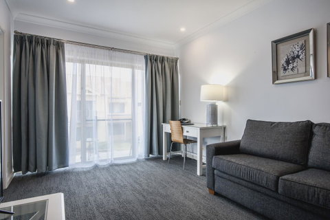 Marina Hotel - Accommodation 4U 3