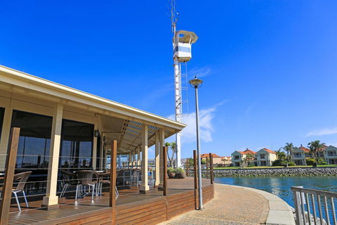 Marina Hotel - Accommodation 4U 36