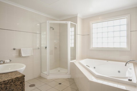 Marina Hotel - Accommodation 4U 2