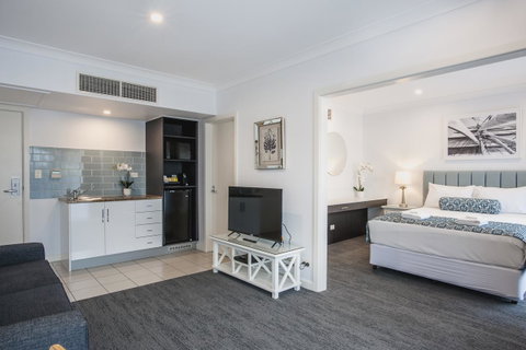 Marina Hotel - Accommodation 4U 26
