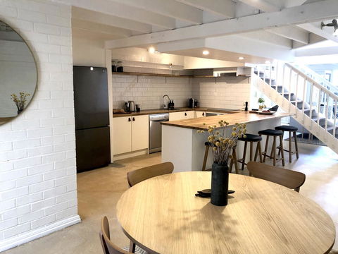 The Loft - Beautiful Central Barossa Apartment - Accommodation 4U 6