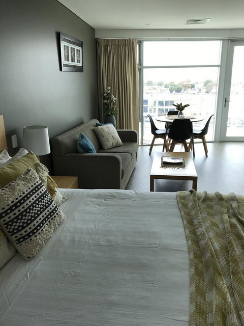 Ocean View Luxury Apartment & Suite - Accommodation 4U 12