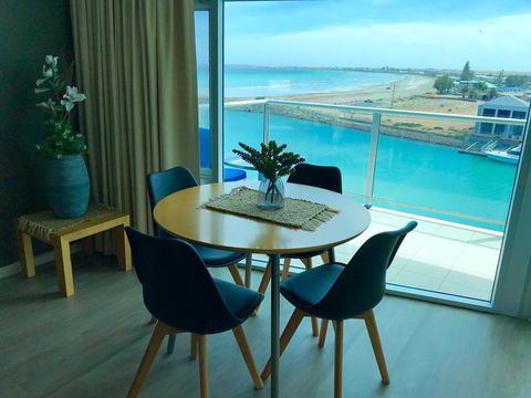 Ocean View Luxury Apartment & Suite - Accommodation 4U 21