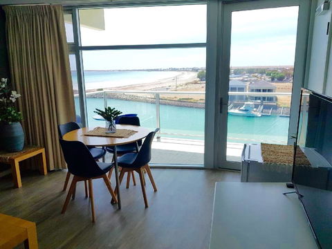 Ocean View Luxury Apartment & Suite - Accommodation 4U 5