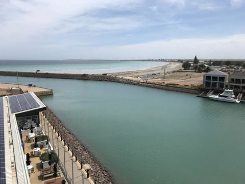 Ocean View Luxury Apartment & Suite - Accommodation 4U 7