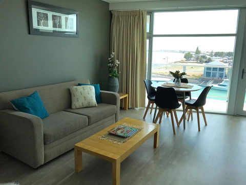 Ocean View Luxury Apartment & Suite - Accommodation 4U 11