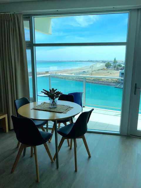 Ocean View Luxury Apartment & Suite - Accommodation 4U 22
