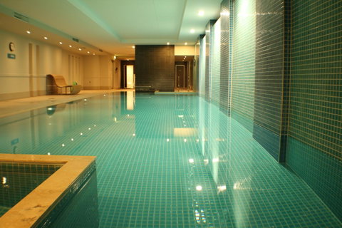 Beachside Luxury Apartments One & Two Bedroom In Beachfront Oaks Pier Building - Accommodation 4U 39