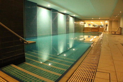 Beachside Luxury Apartments One & Two Bedroom In Beachfront Oaks Pier Building - Accommodation 4U 32