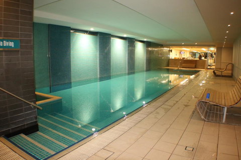Beachside Luxury Apartments One & Two Bedroom In Beachfront Oaks Pier Building - Accommodation 4U 31