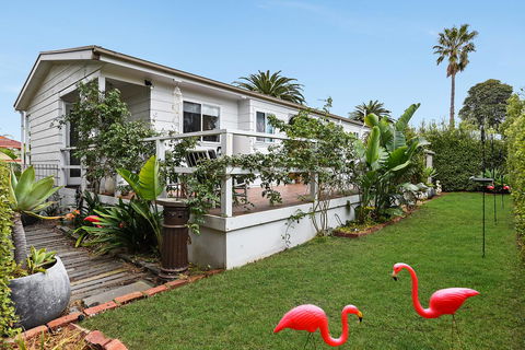 Ainslie Roberts Drive Retreat - Accommodation 4U 7