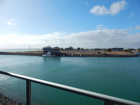 Wallaroo Marina Executive Apartments - Accommodation 4U 18
