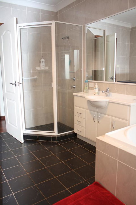 Serenity On Narrabeen Beach - 1Bdr Beachside Retreat - Accommodation 4U 5